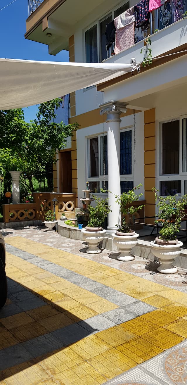 2 BHK Flat for Rent