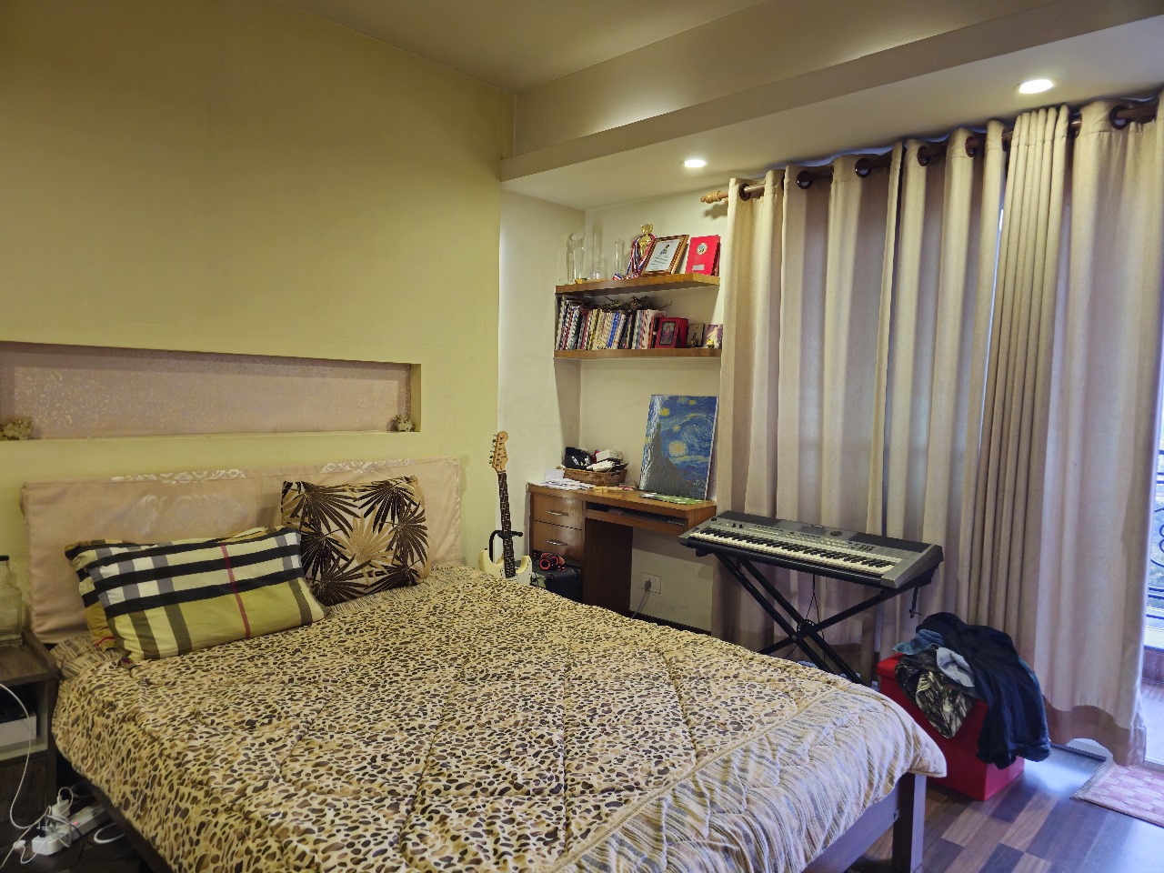 property-image